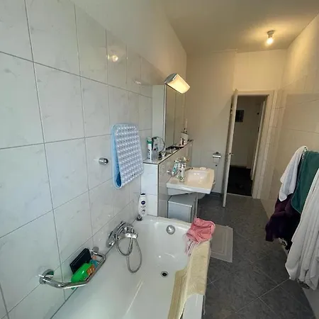 2-zimmer-wohnung Im Zentrum Bei Enge In Seenahe Lejlighed