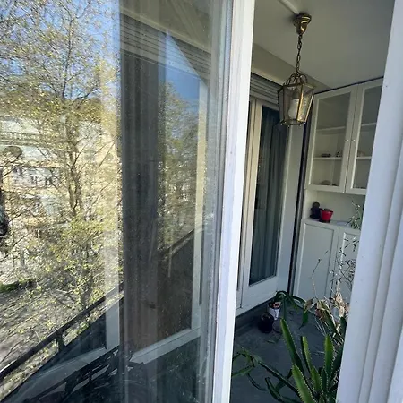 2-zimmer-wohnung Im Zentrum Bei Enge In Seenahe شقة *