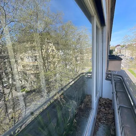 Apartment 2-zimmer-wohnung Im Zentrum Bei Enge In Seenahe *